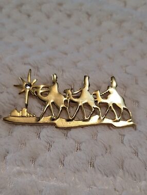 Golden Three Wise Men Camels Brooch - Holiday Nativity Pin